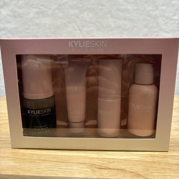 Kylie Jenner Skin 4 PC Mini Set Travel Limited Edition 2020 NIB Sealed - Picture 1 of 8